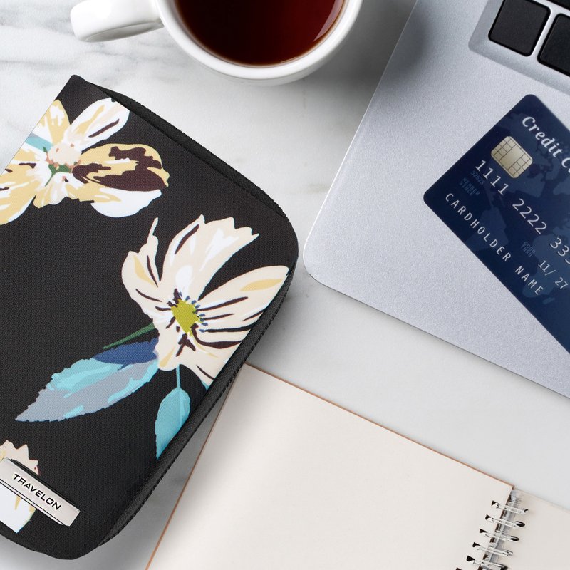 【TRAVELON】對開拉鍊護照包(花卉) | RFID 防盜 保護套 - 護照夾/護照套 - 尼龍 多色