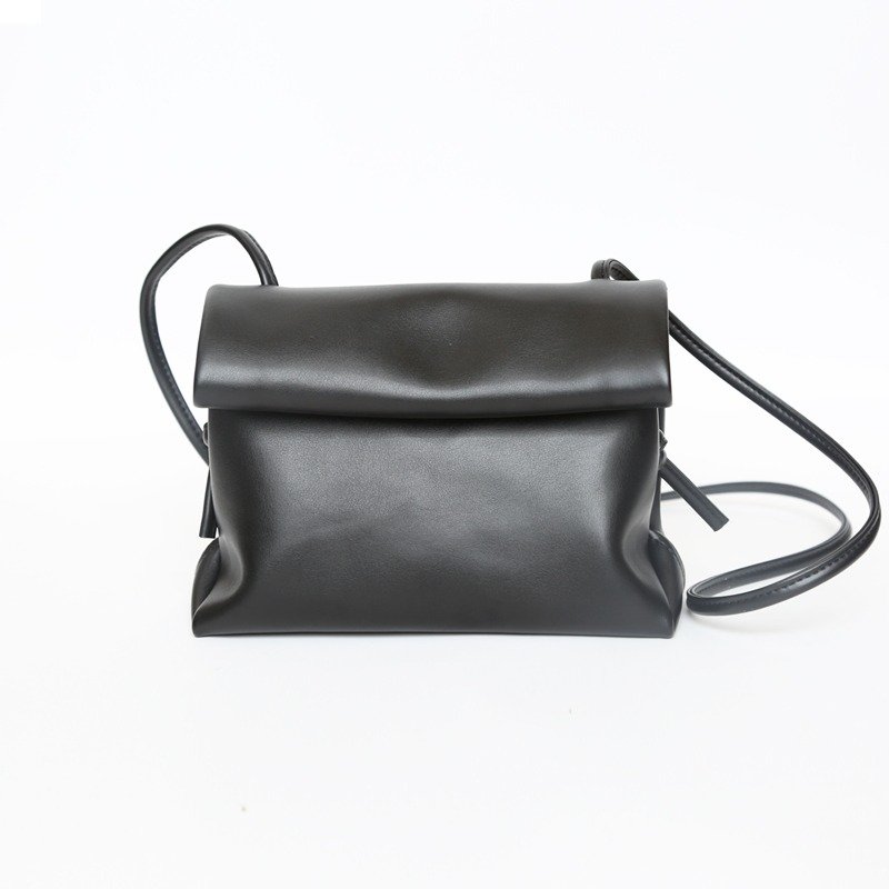 Coming soon black | magnet buckle small square bag classic wild street shot minimalist handmade shoulder bag - Messenger Bags & Sling Bags - Genuine Leather Black