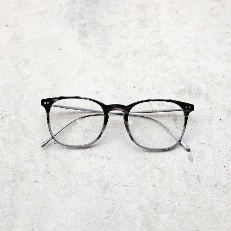 【目目商行】新款漸層方框  精緻鈦金屬腳 漸層灰 - 眼鏡/眼鏡框 - 其他材質 銀色