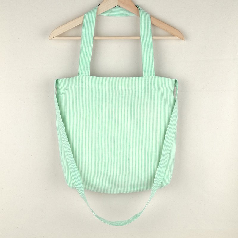Green & White Striped Linen Tote Bag - กระเป๋าเป้สะพายหลัง - ผ้าฝ้าย/ผ้าลินิน สีเขียว