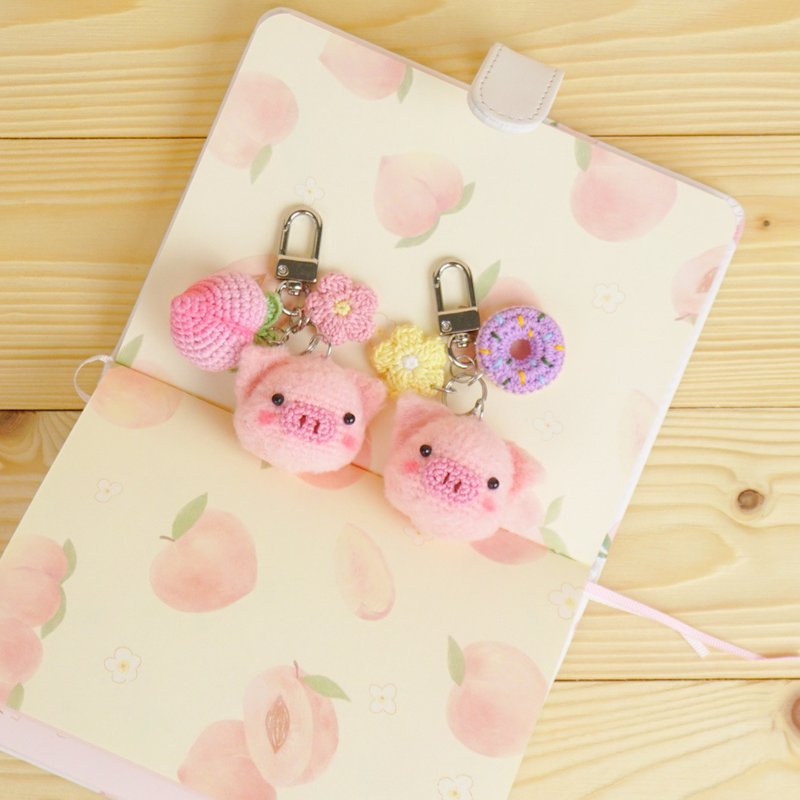 pig crochet doll  keyring keychain bagcharm handmade gift - 鑰匙圈/鑰匙包 - 棉．麻 粉紅色