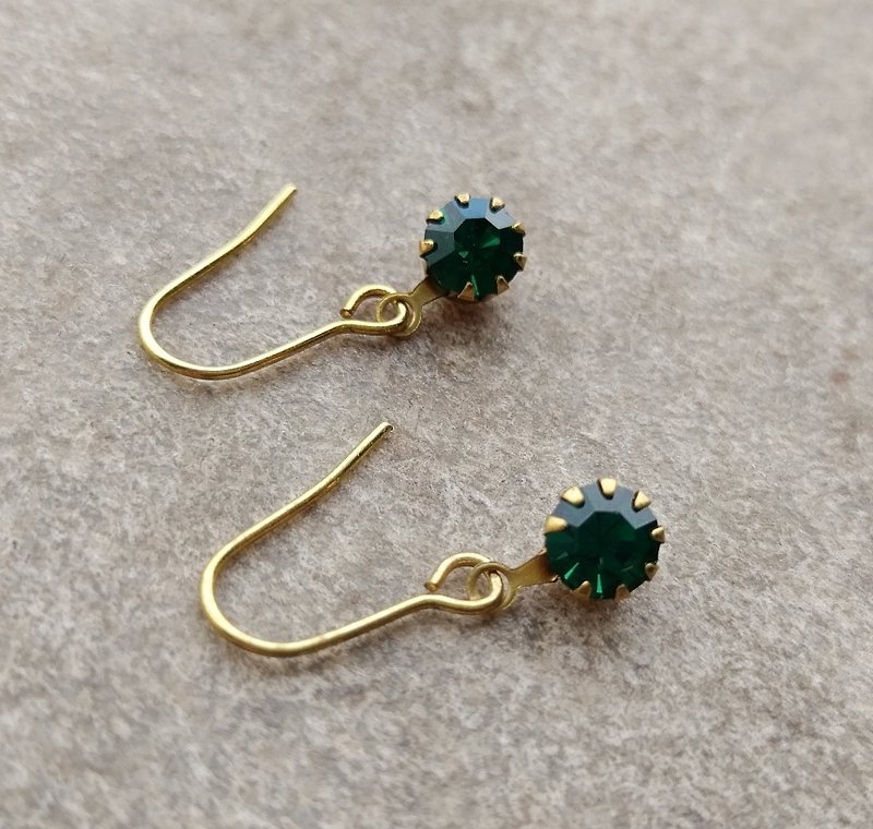 簡約古董施華洛士奇深綠耳環 - 耳環/耳夾 - 玻璃 綠色