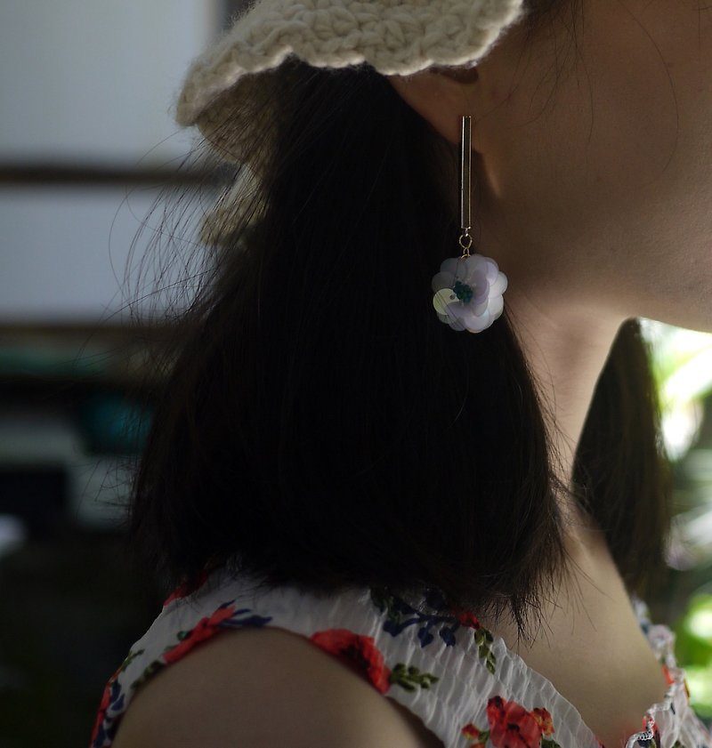 [Produced by the flower room] camellia earrings - ต่างหู - วัสดุอื่นๆ 