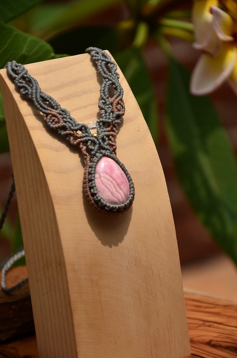 Rhodochrosite Necklace , Macrame jewelry - สร้อยคอ - เครื่องเพชรพลอย สึชมพู
