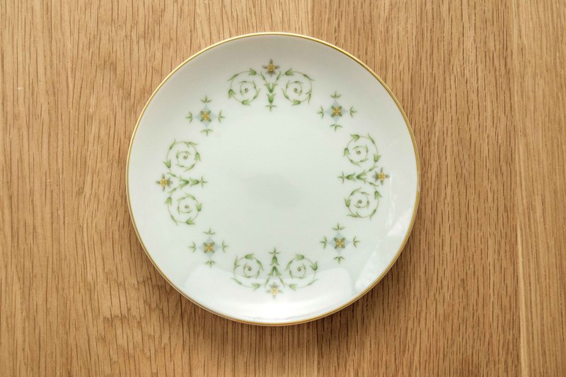 日本製 Noritake15公分Gloria系列點心盤 中古如新 台灣免運 - 盤子/餐盤/盤架 - 瓷 綠色