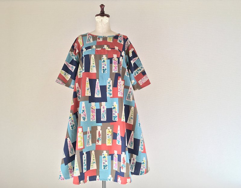 ハーバリウムのワンピース　コットンリネン　花 - 洋裝/連身裙 - 棉．麻 藍色