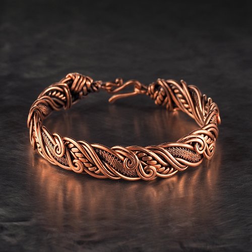Wire Wrap Art 獨特的鋼絲纏繞純銅手鍊。 七週年禮物。 手工銅首 絞合線手鐲