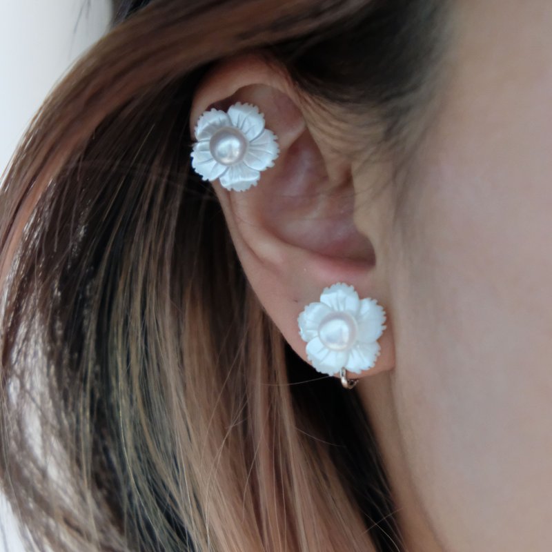 -The treasure of the store-Detachable freshwater pearl cherry blossom mother-of-pearl earrings/ Clip-On E329-small - Earrings & Clip-ons - Pearl White