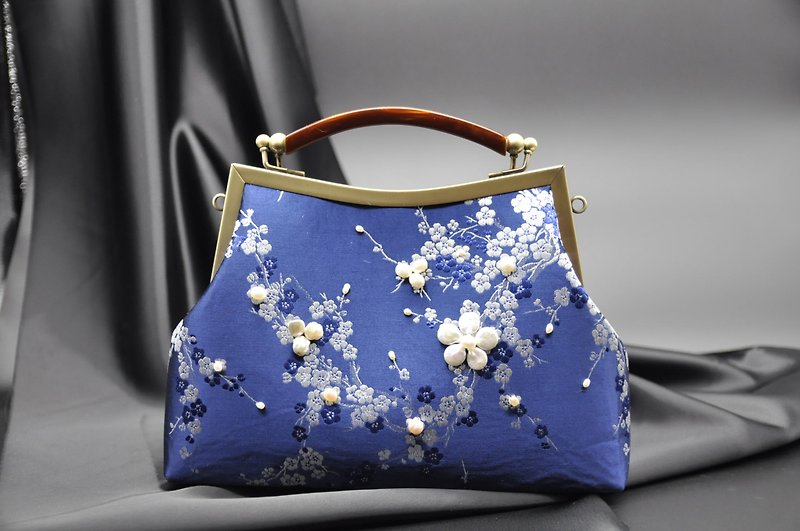 Plum blossom pearl portable messenger bag - Messenger Bags & Sling Bags - Other Materials 