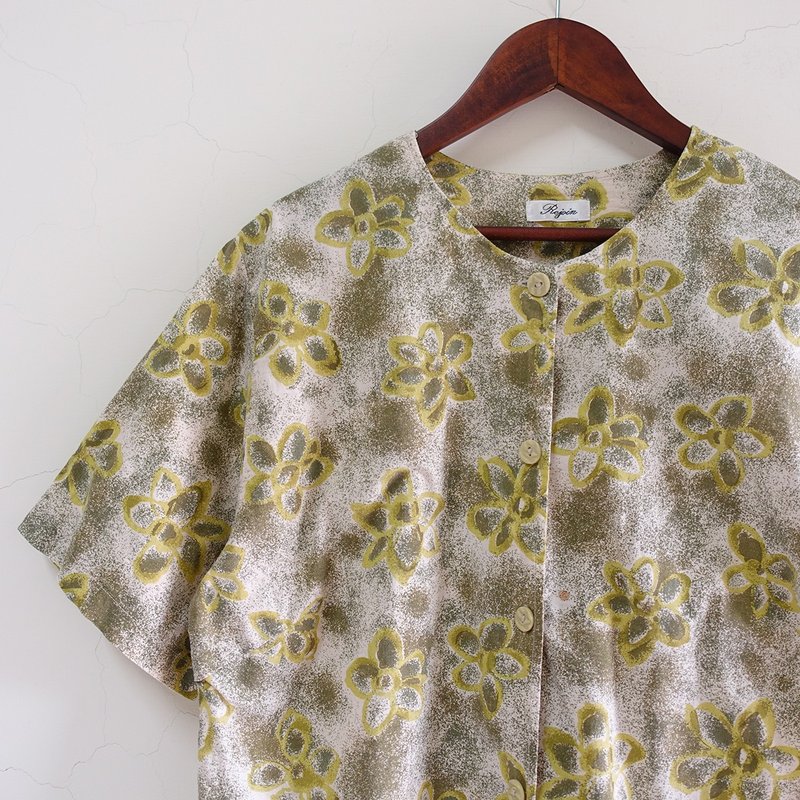 │Slowly│ 花朵/古著上衣 │vintage.復古.文藝 - 女上衣/長袖上衣 - 聚酯纖維 多色
