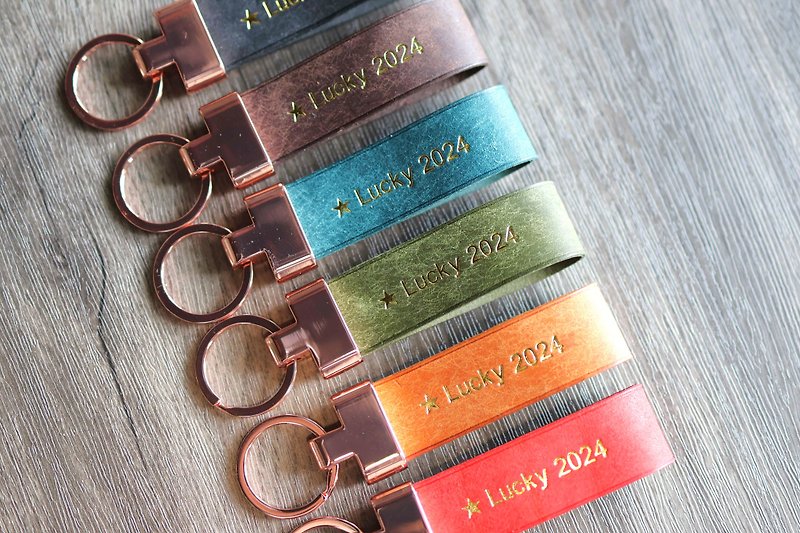 Graduation Season [Customized Engraving] Stainless Steel Exquisite Keychain to Commemorate Graduation Gift Mother’s Day - Charms - Genuine Leather Multicolor