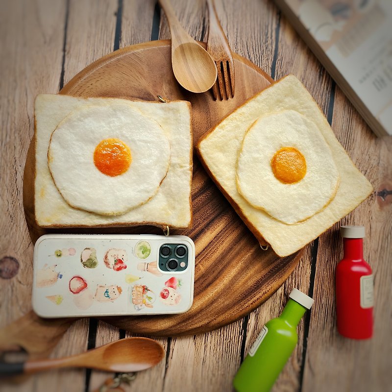 Realistic wool felt toast egg small coin purse (with leather strap) - กระเป๋าคลัทช์ - ขนแกะ 
