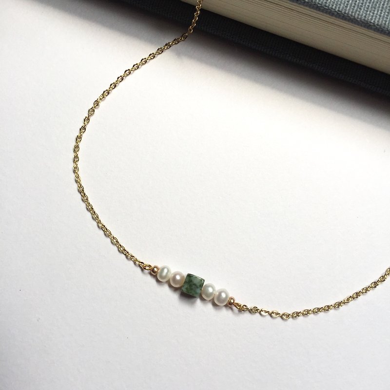 14K Gold-coated Natural Stone Freshwater Pearl Necklace Clavicle Chain Bracelet Bracelet - สร้อยคอ - ไข่มุก สีเขียว