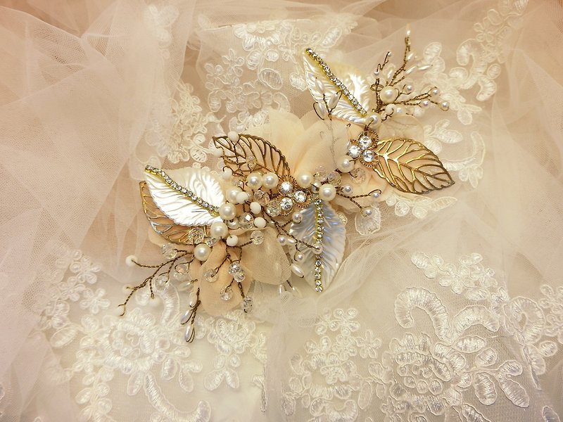 Bring Happy Brilliance European Style Bridal Headdress. Wedding Buffet. Handmade Bridal Headdress - Happy Flower Yarn - เครื่องประดับผม - โลหะ หลากหลายสี