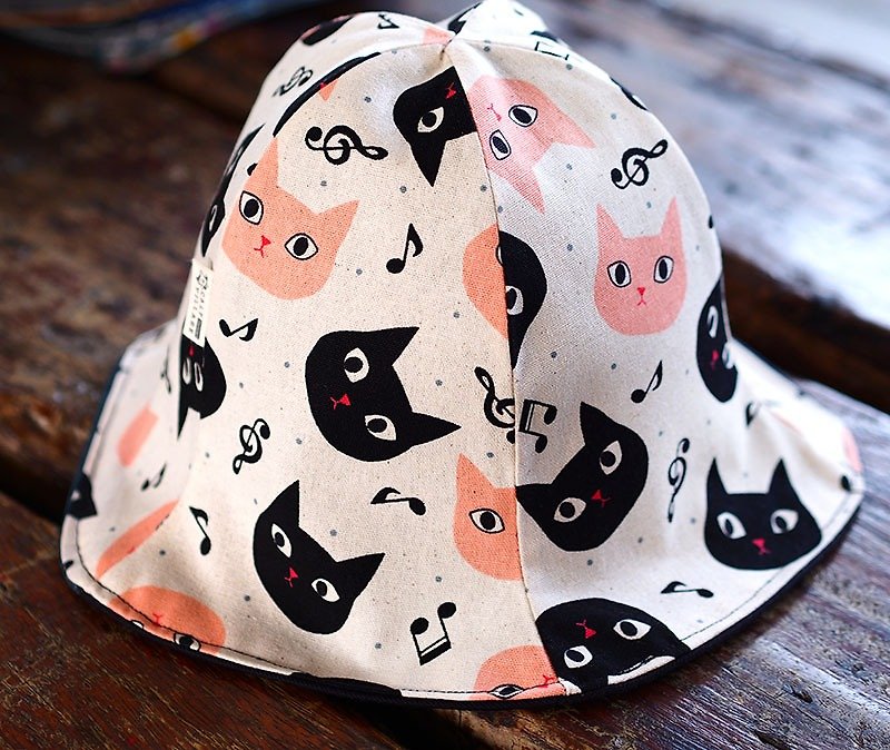 Calf Calf Village Village sided handmade cap visor hat pet cat meow {concert} - หมวก - วัสดุอื่นๆ ขาว