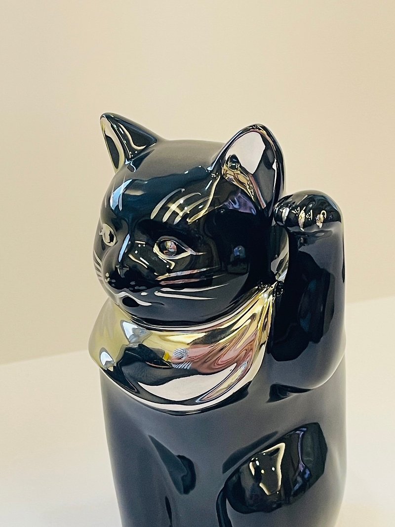 Seto Ware - To Remove Disasters and Bring Good Luck Silver Scarf Bright Black Lucky Cat 19cm - Items for Display - Porcelain Black