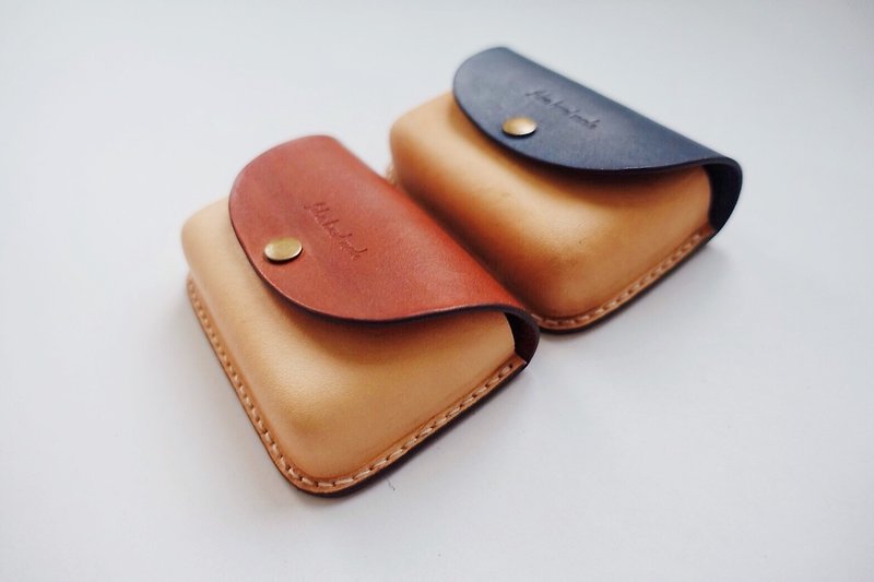 Fiber hand-made plastic business card case, earphone storage can be customized with English characters and two-color models - Card Holders & Cases - Genuine Leather Blue
