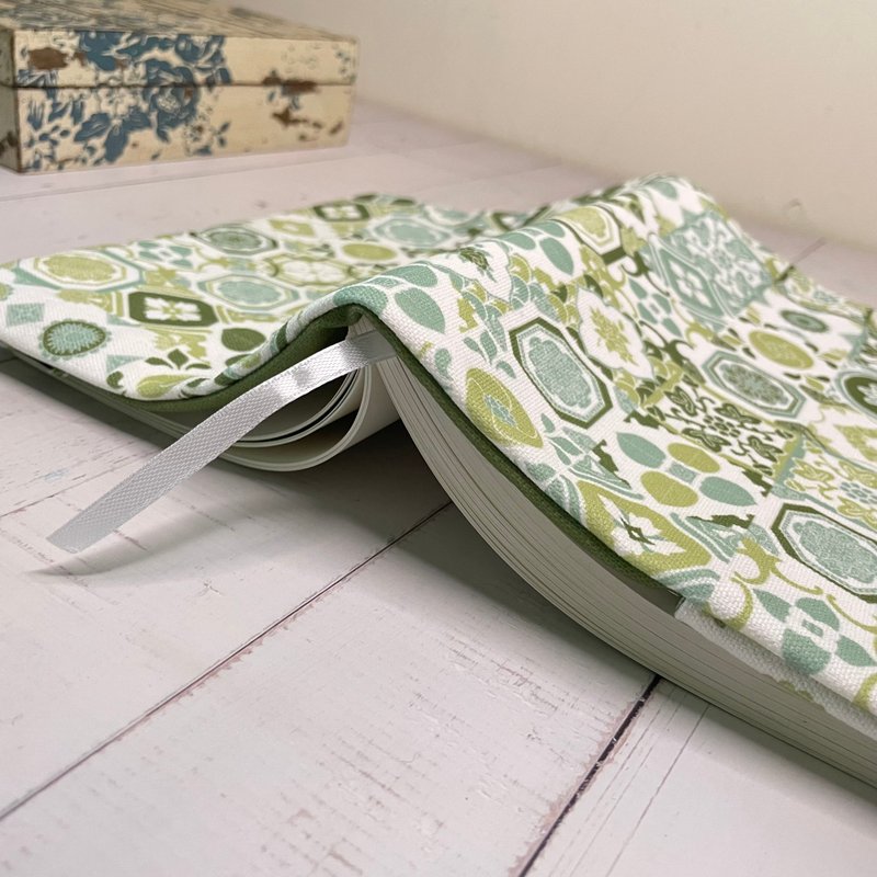 A5 布書套 帆布書衣 防潑水 厚度可調整 (媽媽手冊可裝入)-蕨色 - 書衣/書套 - 棉．麻 綠色