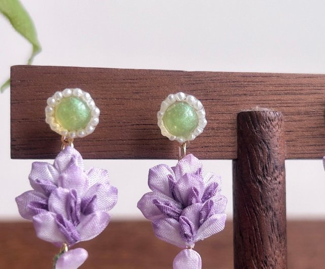たわわに揺れる 藤の花 イヤリング /つまみ細工 和 着物 春 紫