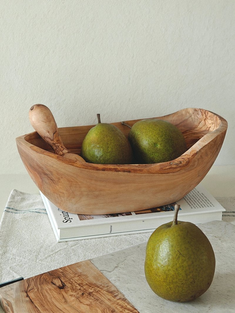 Handcrafted Olive Wood Live Edge Dough Bowl - ชั้นวาง/ตะกร้า - ไม้ 