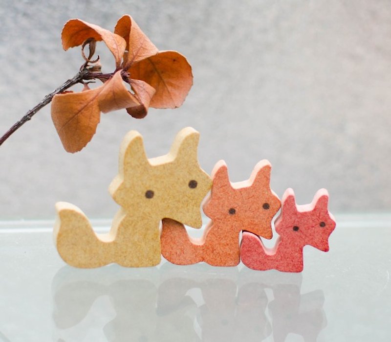 The Fox Family-Warm Magnet Group - Magnets - Wood 