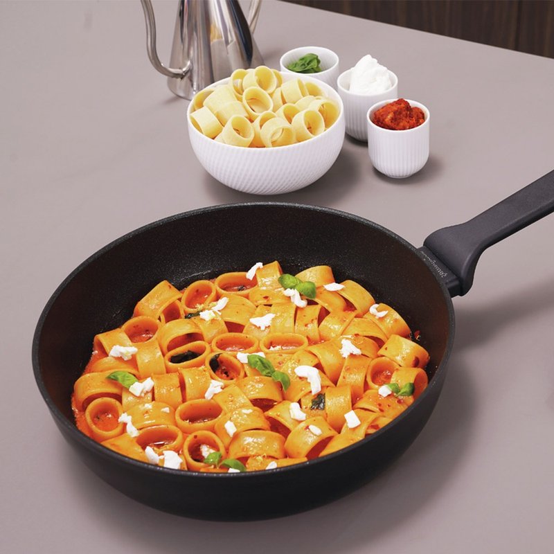 [Sambonet] Italian-made Titan titanium-coated non-stick pan 20cm - กระทะ - โลหะ 