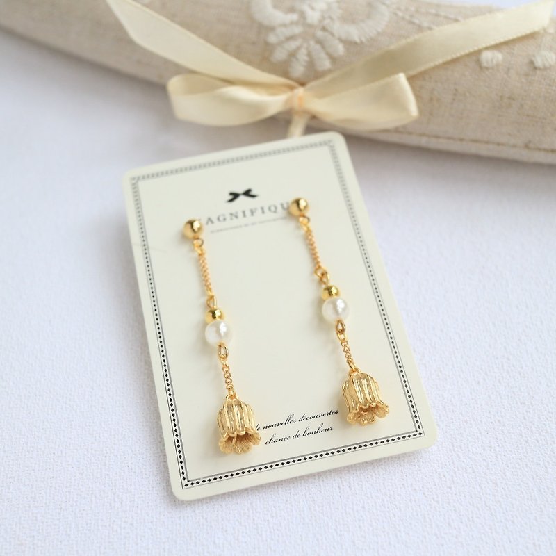18kgf flower petal pearl long earrings - Earrings & Clip-ons - Other Metals Gold