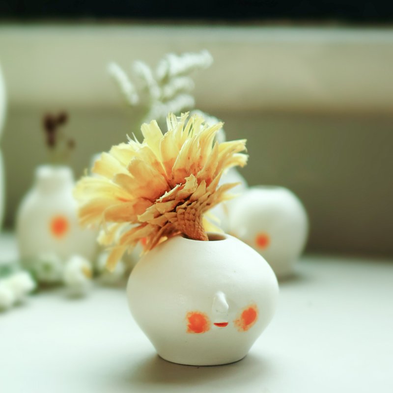 YUME 陶瓷花器 - 花瓶/花器 - 瓷 白色