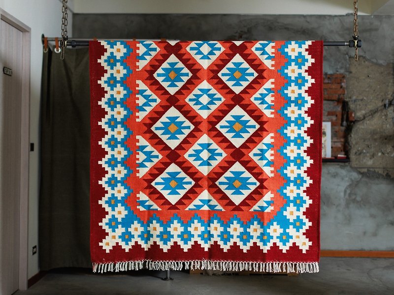 Indian handmade rug- wool ethnic totem - พรมปูพื้น - ขนแกะ สีแดง