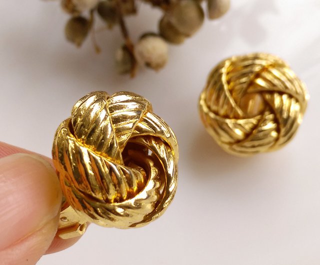 [美品]K18YGイエローゴールド天然akoyaパールサッカータイピン留め具付き 美品]K18YGイエローゴールド天然akoyaパールサッカータイピン留め具付き