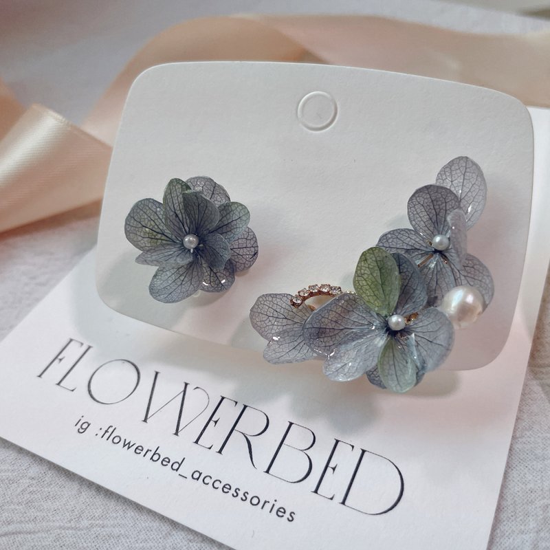 Preserved flower earrings. Elf - ต่างหู - พืช/ดอกไม้ สีน้ำเงิน