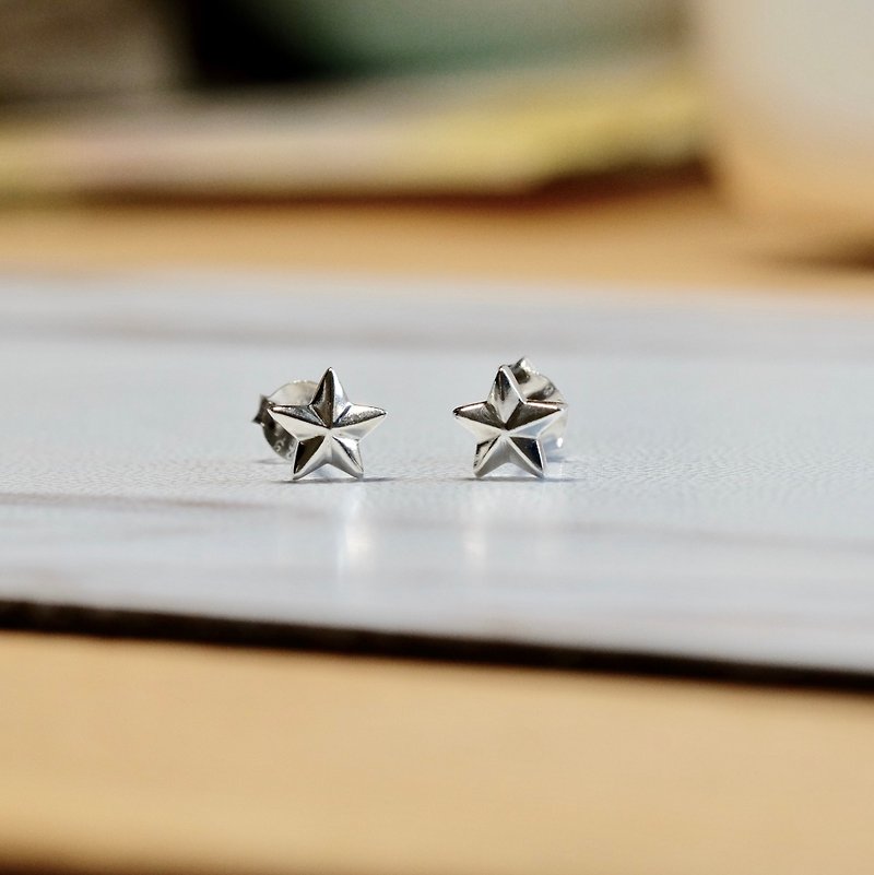 初心金工宅-Handmade-925銀-星星耳環-Star earrings - 耳環/耳夾 - 其他金屬 白色