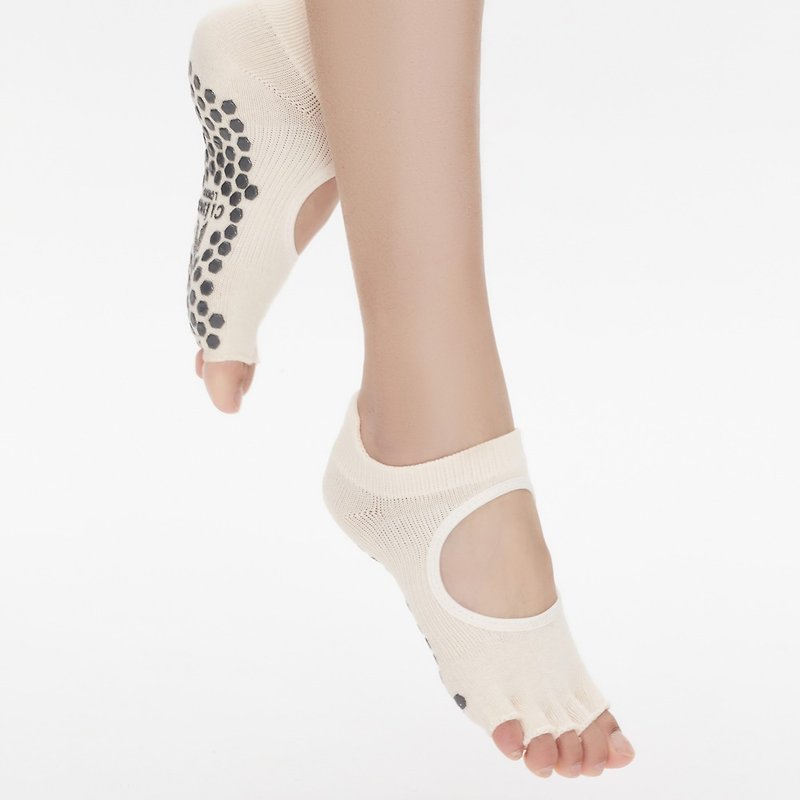 【Clesign】Toe Grip Socks 瑜珈露趾襪 - Beige - 瑜珈服/瑜珈褲 - 棉．麻 白色