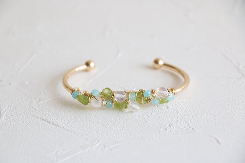 Peridot wire wrapped bracelet - gold plated / silver plated bracelet - Bracelets - Gemstone Green