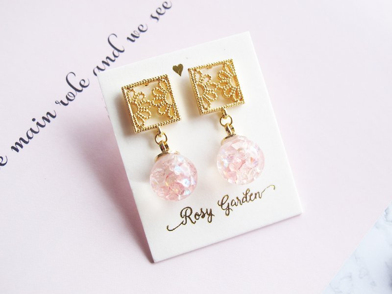 Rosy Garden 縷空畫框粉紅色流動水晶球鍍金耳環 只限耳針 - 耳環/耳夾 - 玻璃 粉紅色
