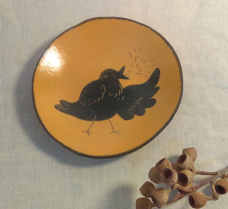 DoDo Hand-made Whispers. Animal Silhouette Series-Bird Medium Plate (Golden) - เซรามิก - ดินเผา สีเหลือง