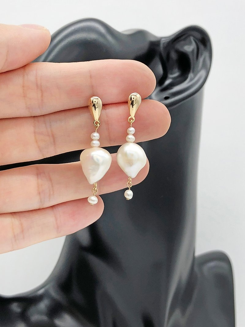 和風珍珠14kgf耳環 不規則心形珍珠 只此一對 典雅珍珠耳環 禮物 - 耳環/耳夾 - 珍珠 白色