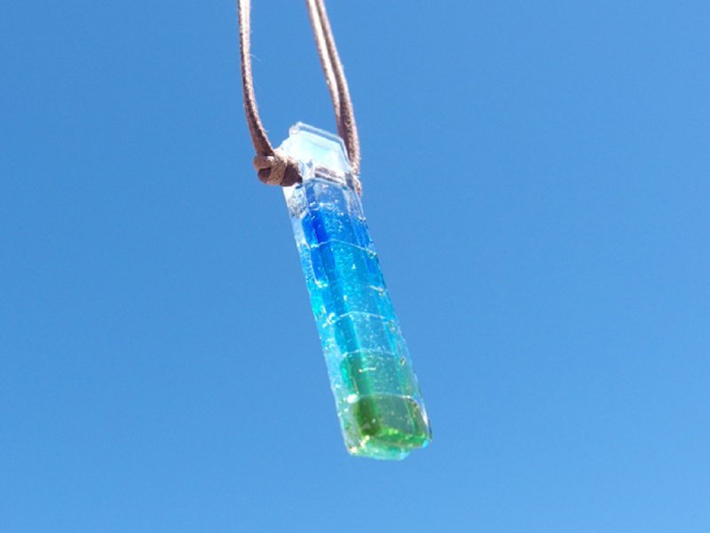 Mt. Fuji Rainbow Color Glass (Niji [Fuji]) Necklace [Made to order] - สร้อยคอ - แก้ว หลากหลายสี