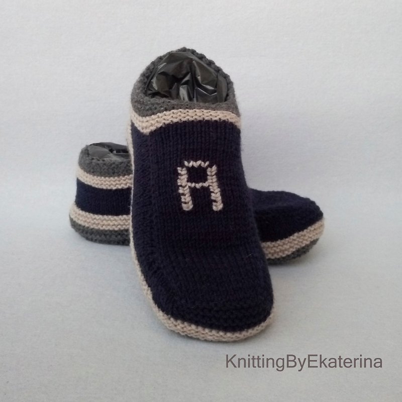 Monogram Embroidered Initials Slipper Socks, Custom Socks, Personalized Socks - รองเท้าแตะ - ขนแกะ 