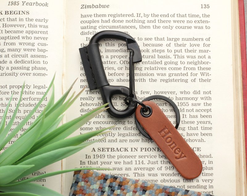 Leather wrapped Black Carabiner with Personalize Name Tag  | Keyring carabiner - Keychains - Genuine Leather Red