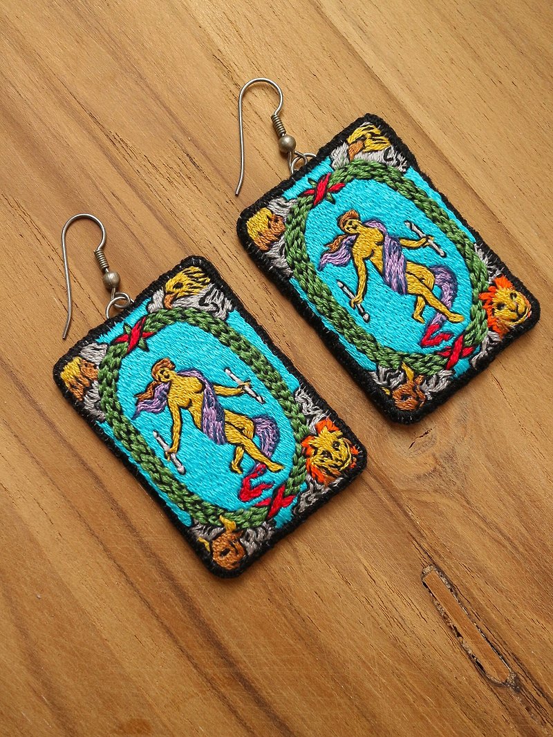 งานปัก ต่างหู หลากหลายสี - The World Tarot Earrings *Hand Embroidery Earrings*