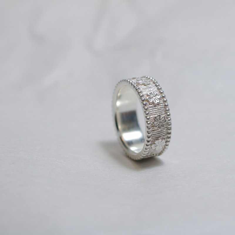 Lace flower sterling silver ring - แหวนทั่วไป - เงินแท้ สีเงิน