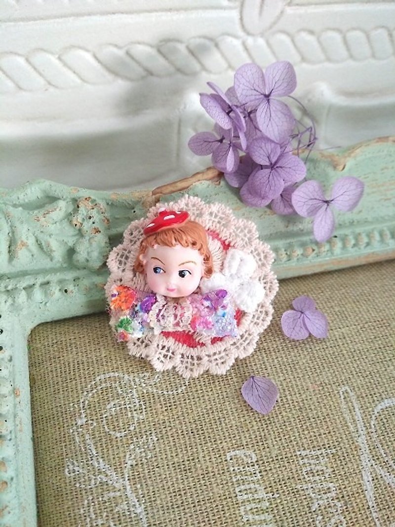 Garohands American antique doll head imported lace ribbon feel pin * Anna F055 gift sweet and cute - Brooches - Other Materials Multicolor