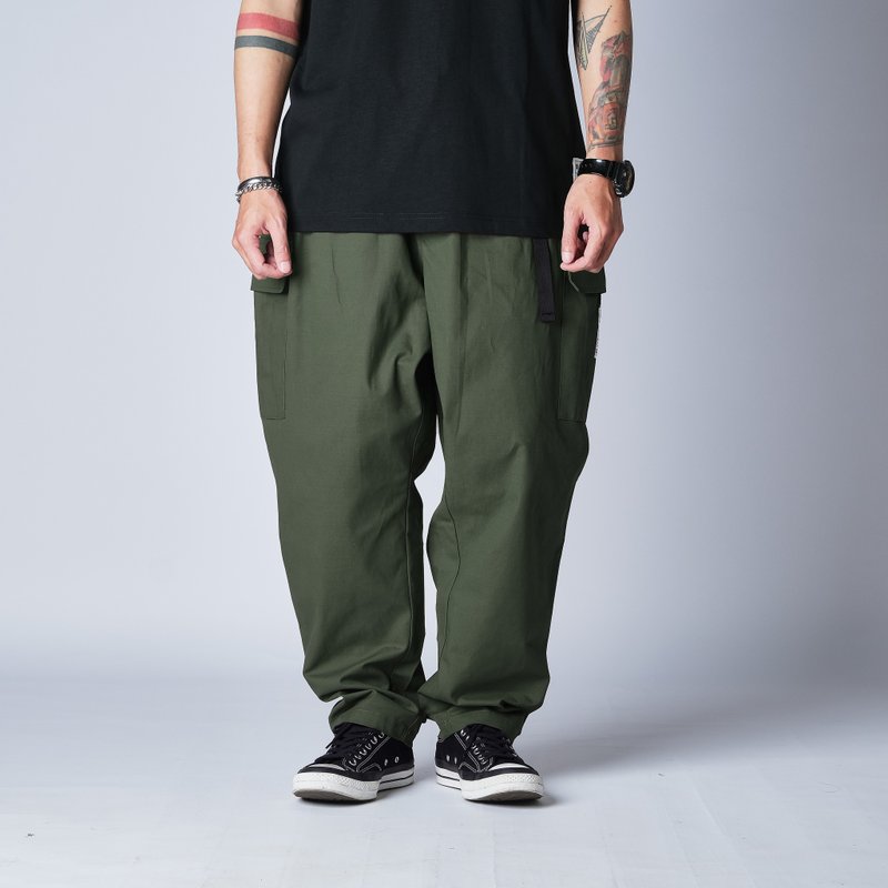 ONE-1111-STUDIO Japanese workwear tapered pants/twill fabric/workwear pocket/magnetic suction/army green - Men's Pants - Cotton & Hemp Green