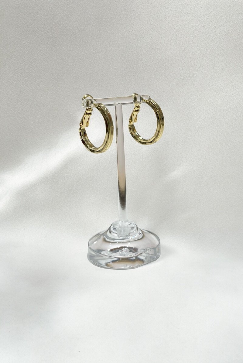 Simple and elegant rhombus hoop earrings - Earrings & Clip-ons - Other Metals Gold