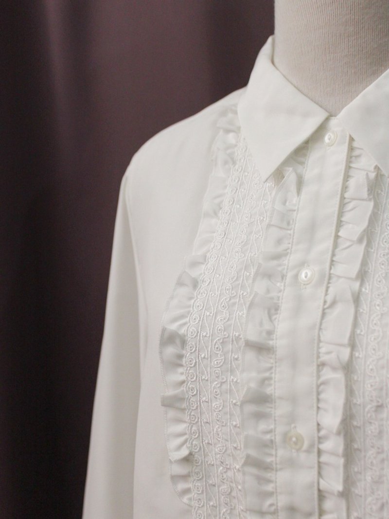 Vintage Japanese Elegant Cute Cake Collar White Loose Long Sleeve Vintage Shirt Vintage Blouse - เสื้อเชิ้ตผู้หญิง - เส้นใยสังเคราะห์ ขาว