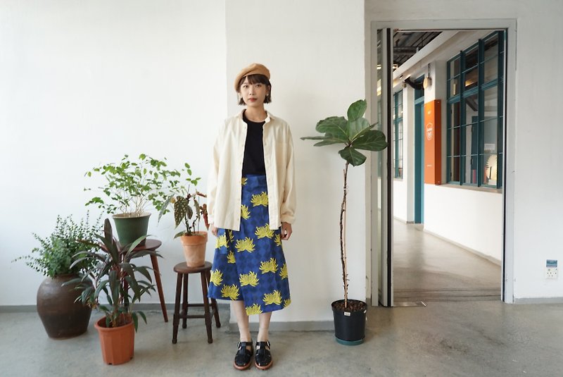 GOC rhubarb and chrysanthemum pattern wrap skirt adjustable lace-up dress Free size - Skirts - Cotton & Hemp Blue