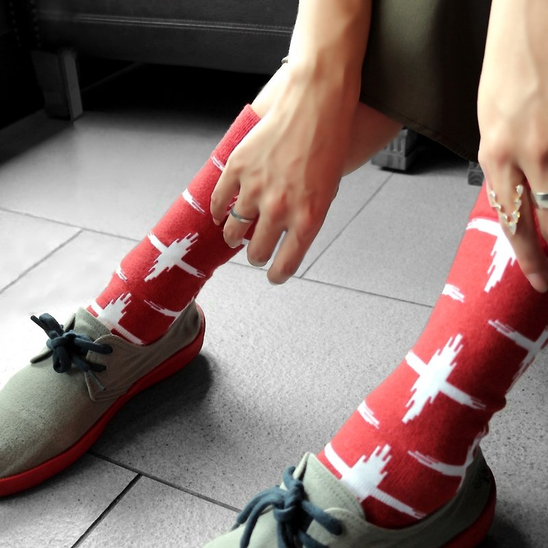 英倫風淑女襪 - Tramway 十字樣式、復古簡約、紅色襪子 - 襪子 - 棉．麻 紅色