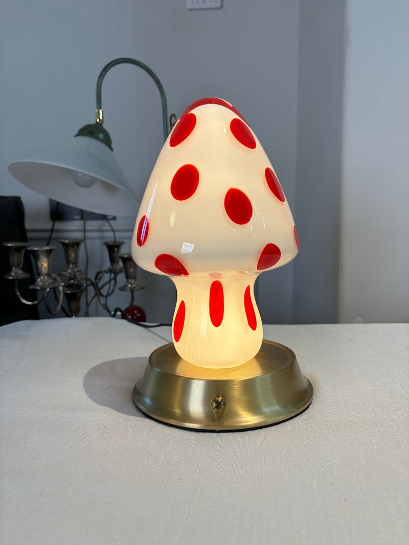 Hand Blown Glass Mushroom Night Light with Red Dots with Height 25 cm 6.6 Lbs - 燈具/燈飾 - 玻璃 紅色