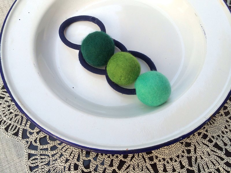 「羊樂多羊毛氈樂園」綠色系列 圓球 素面 髮束 - 髮飾 - 羊毛 